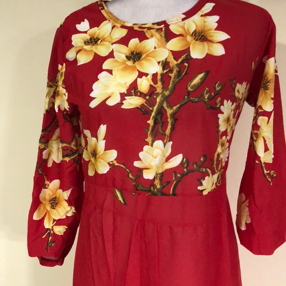 Red Floral Lightweight Midi - Picture 2 of 6